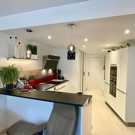 Le Discret - Piscine - De Foncillon Apartman *